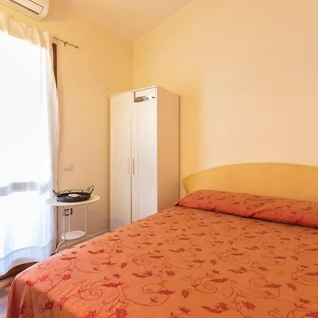 Attico Regina فيلاّسيمِيوس